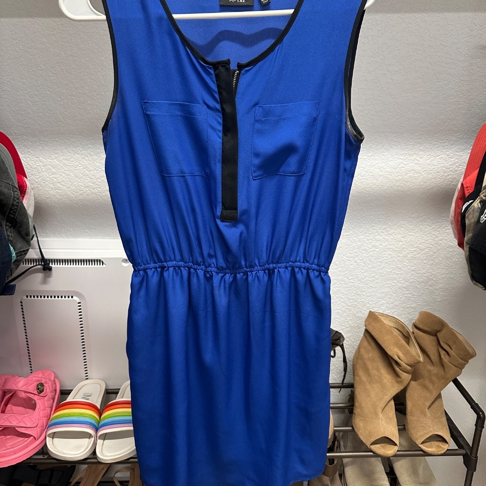 Random dresses - Picture 14 of 16